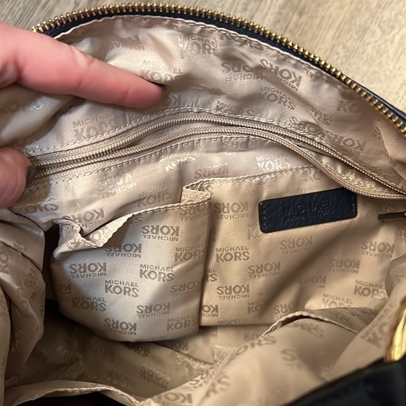 Michael Kors handbag - Picture 7 of 11